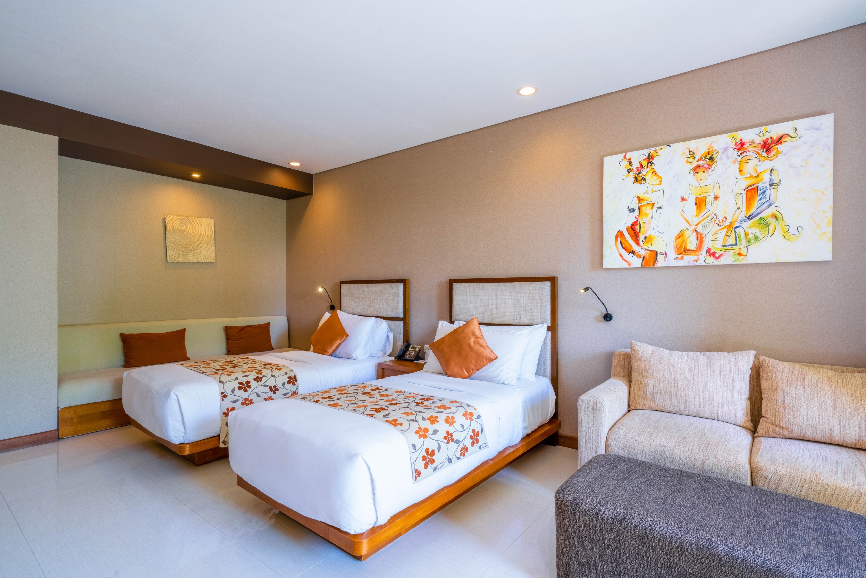 SUPERIOR ROOM