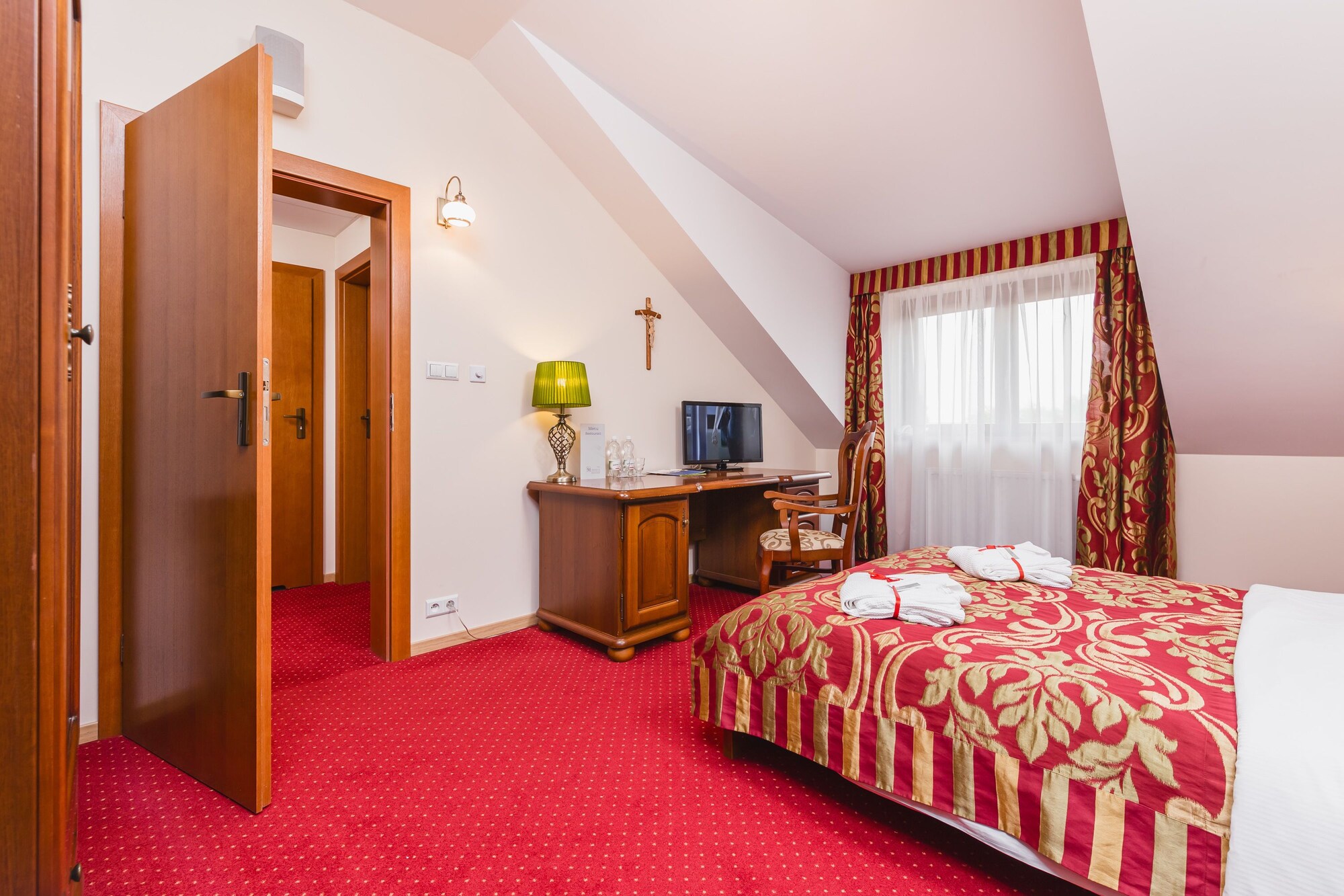 1 BEDROOM, SUPERIOR, APARTMENT