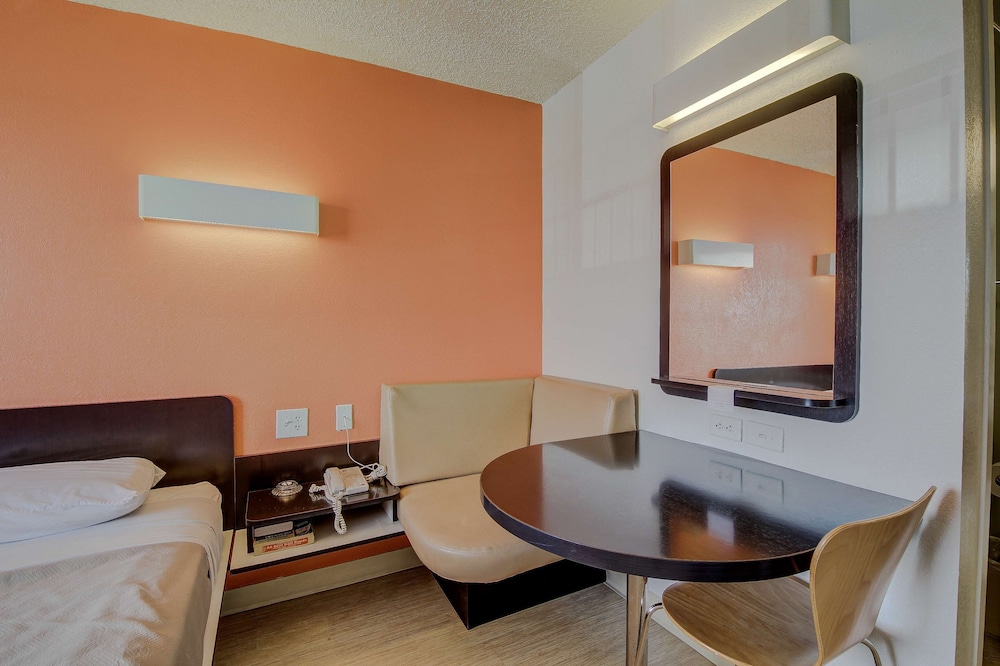 Motel6 San Antonio, TX - Fort Sam Houston 39/61