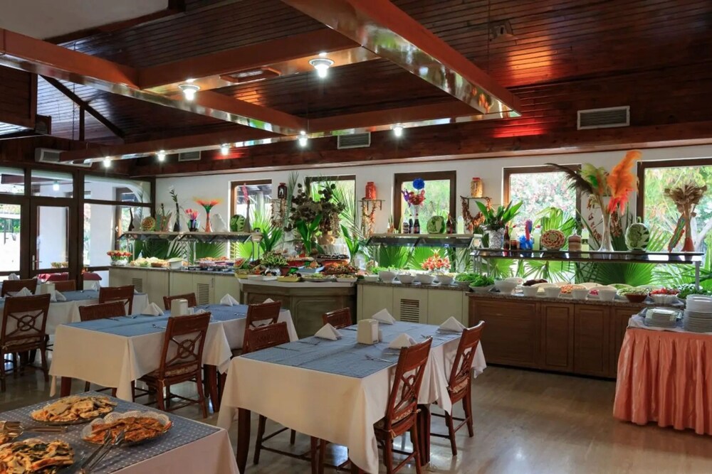 Club Akman Beach Hotel 27/50