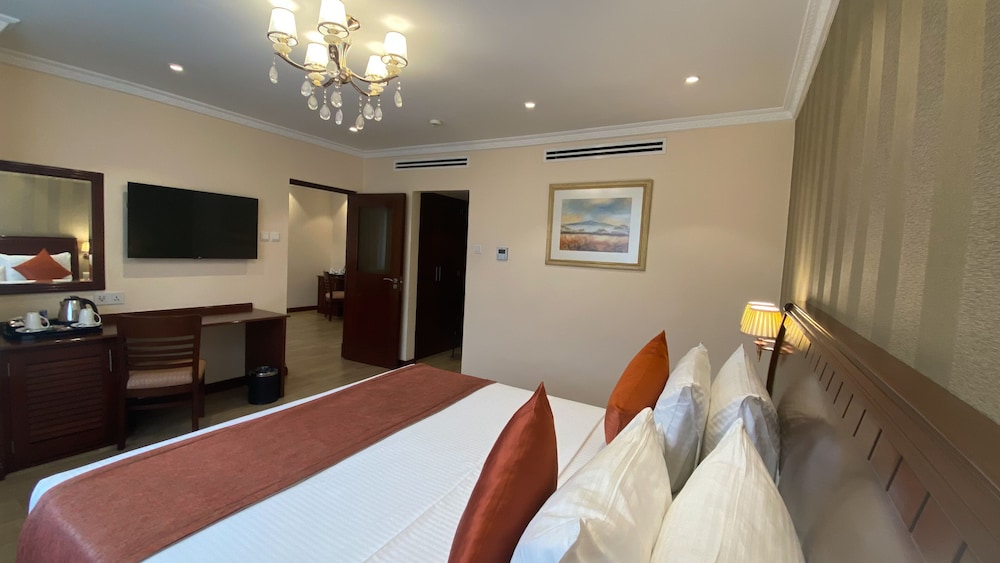 WOODLAND, EXECUTIVE, SUITE