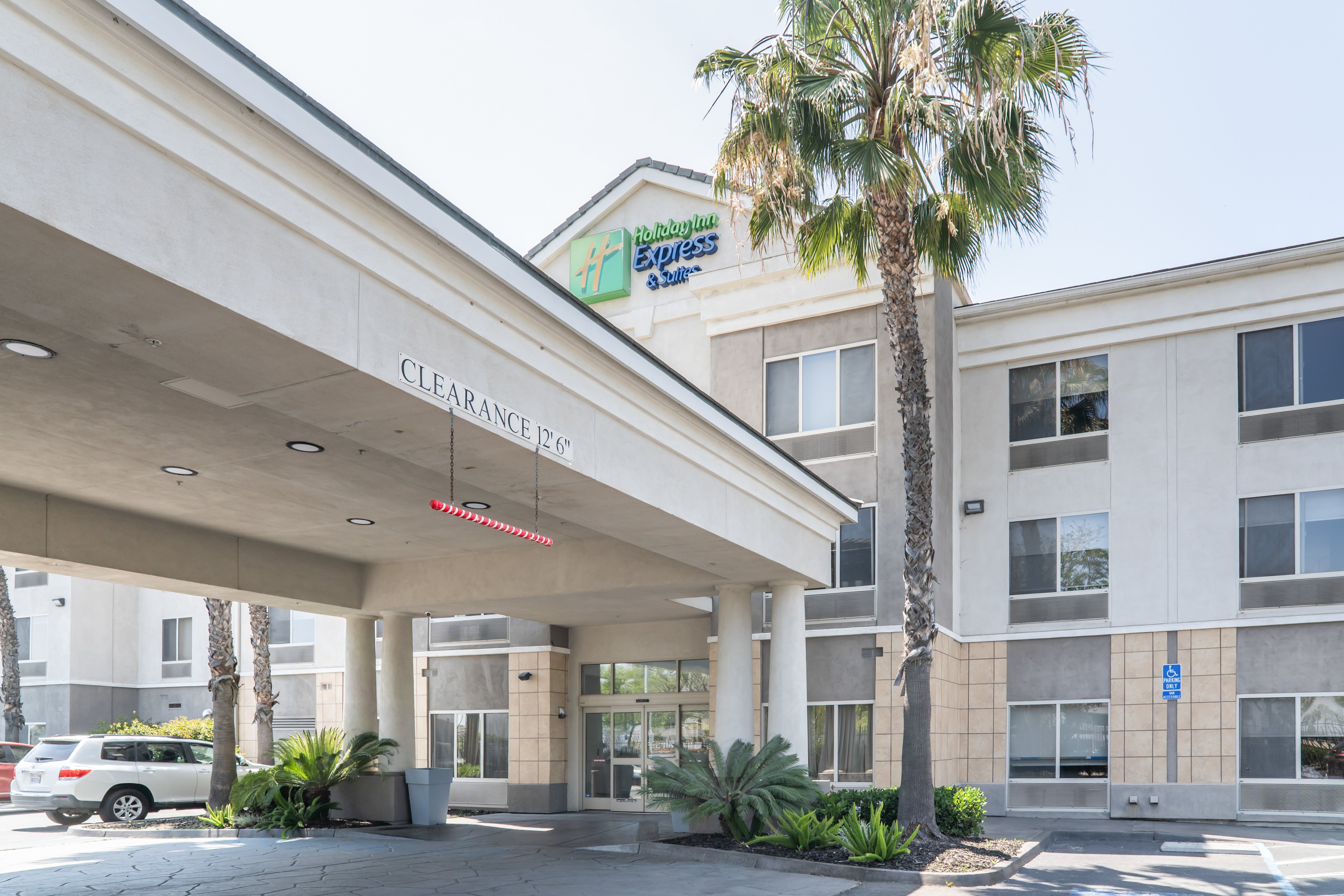 Holiday Inn Express Hotel Suites San Diego Otay 64/77