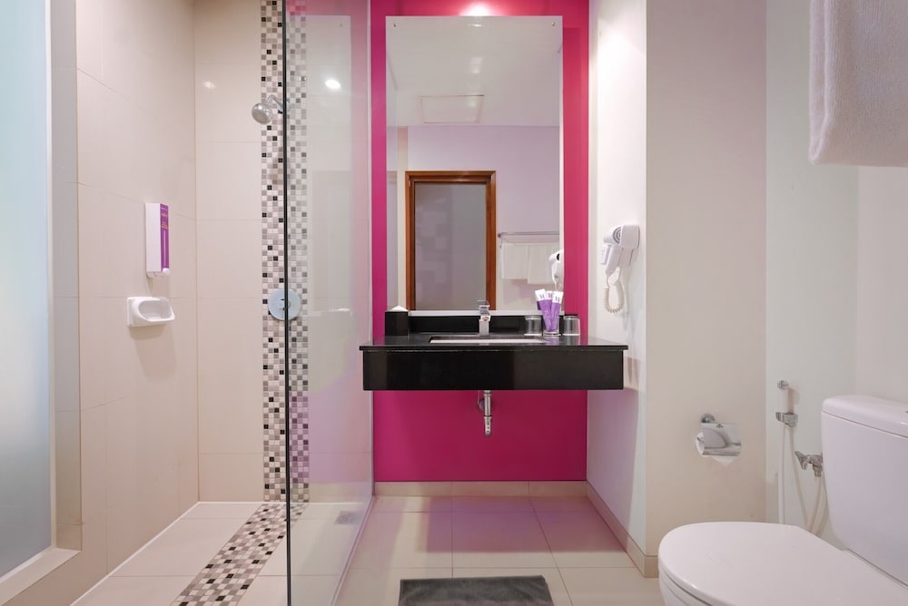 Quest Hotel Simpang Lima Semarang 56/60