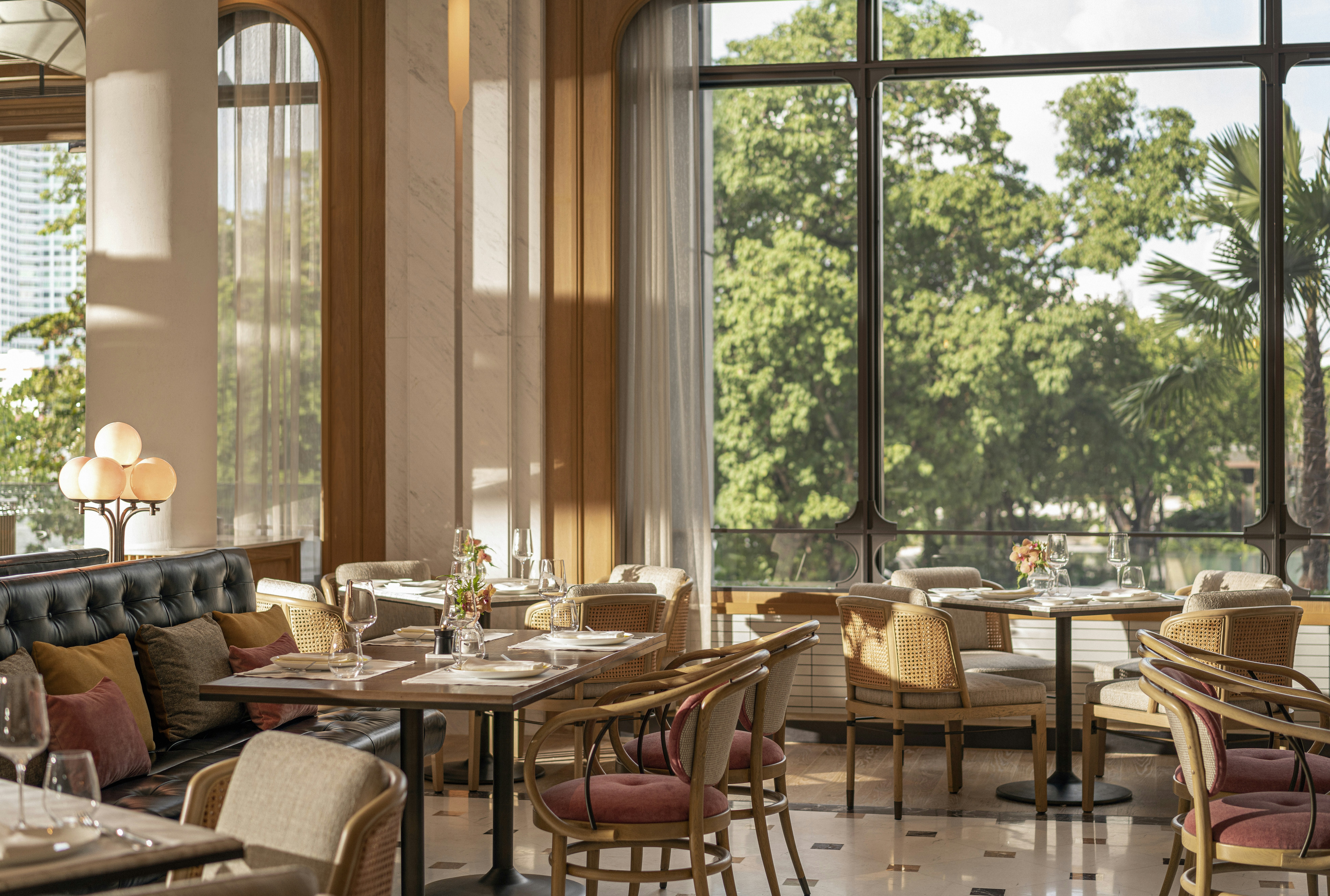 Four Seasons Hotel Bangkok at Chao Phraya River 22/35