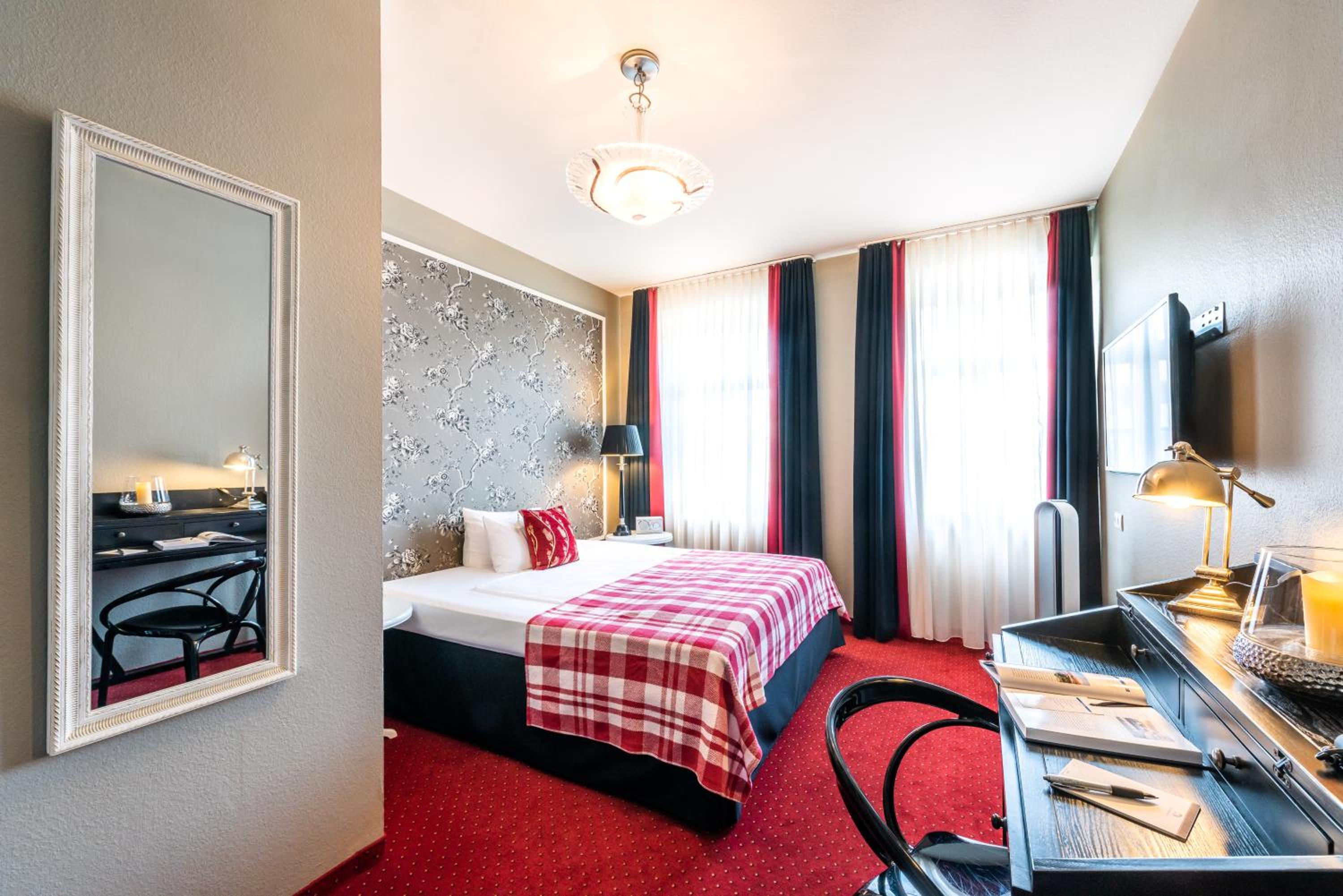 غرفة قياسية بسرير كينج، Hotel Wurzburger Hof 5/9