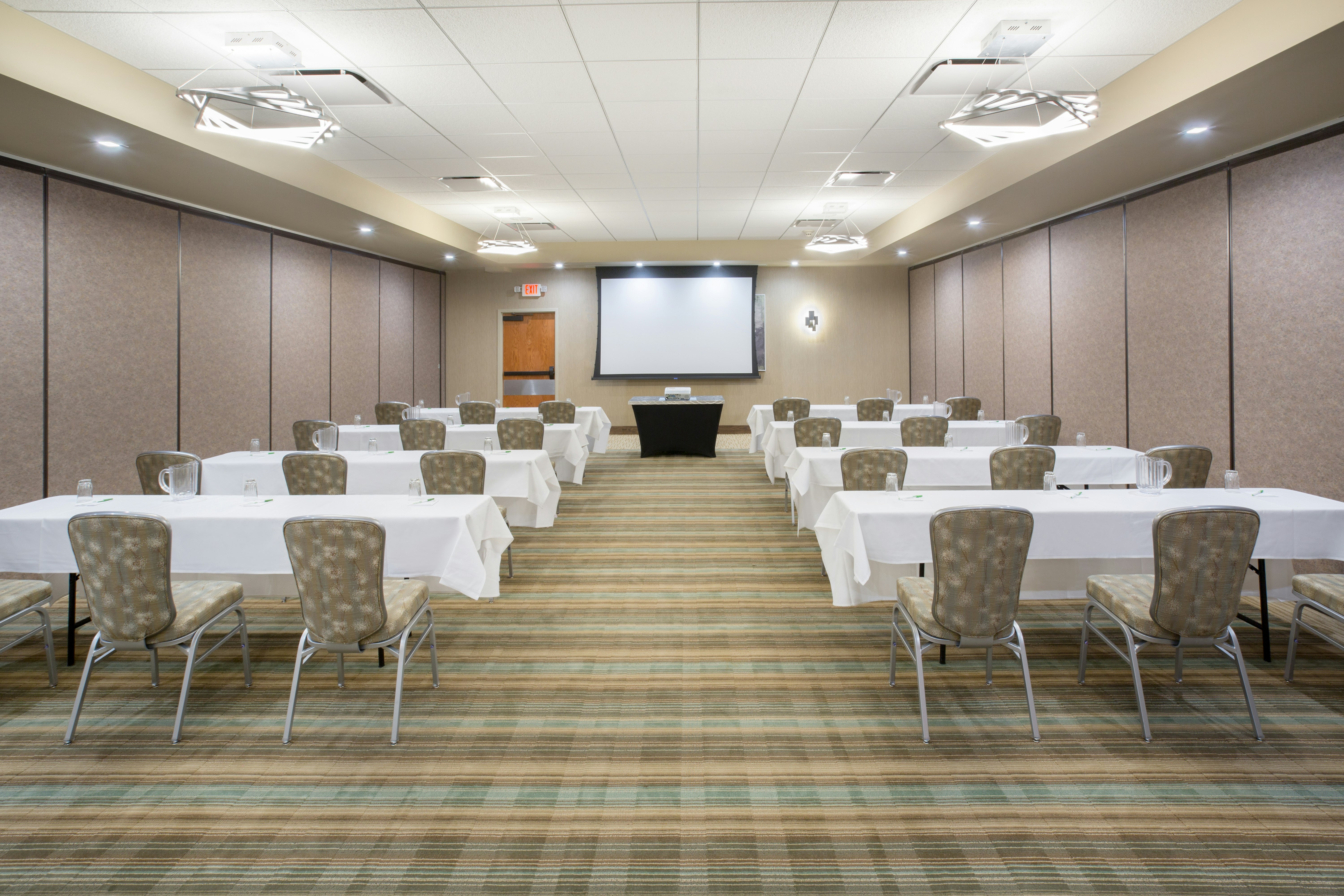Holiday Inn Riverton Convention Center 56/64