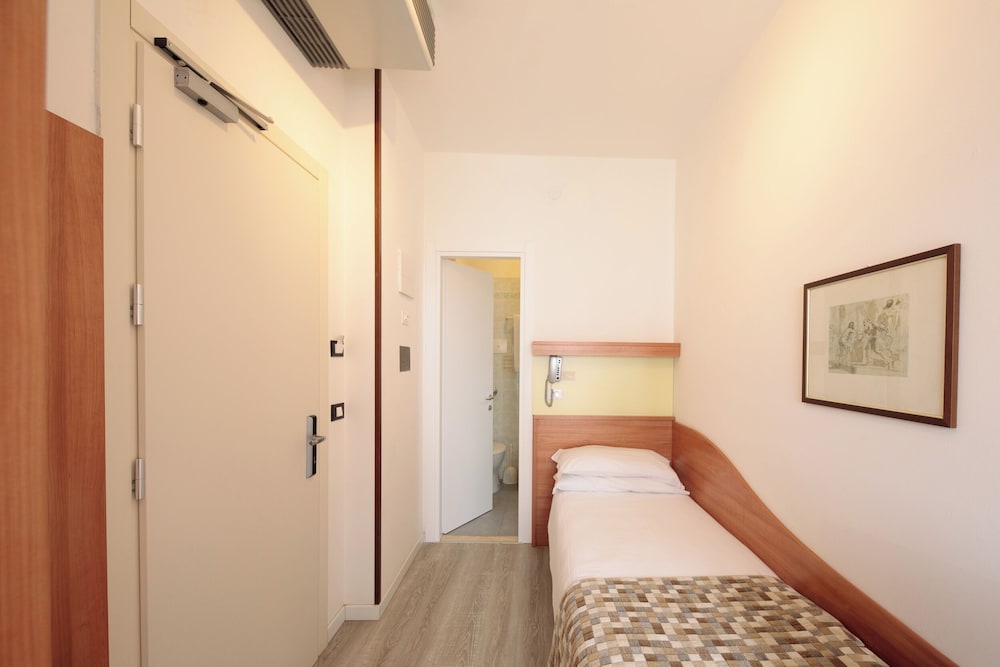 Hotel Derby 16/50