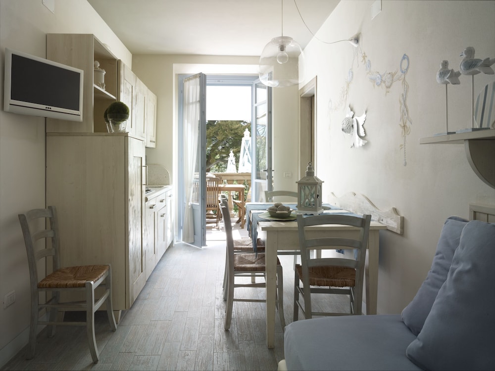 Relais & Residence Villa Mazzanta 25/50