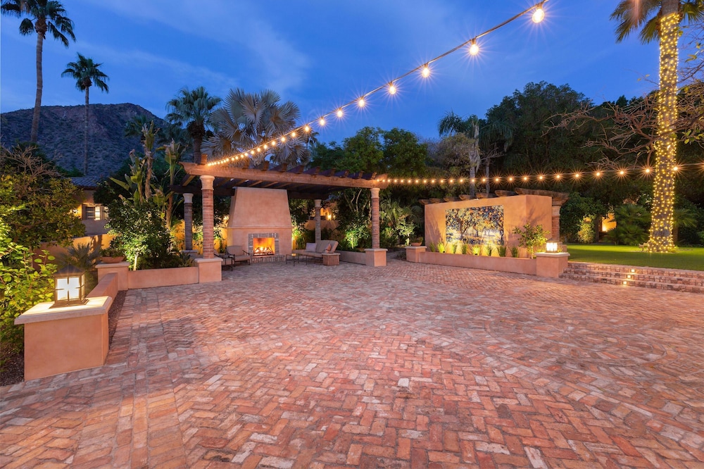 Royal Palms Resort And Spa In the Unbound Collection By Hyatt Formerly Royal Palms Resort And Spa 69/76