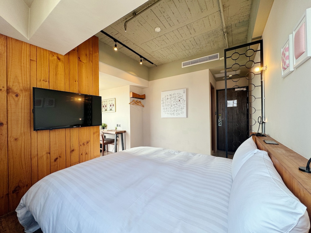 SUPERIOR, DOUBLE BED
