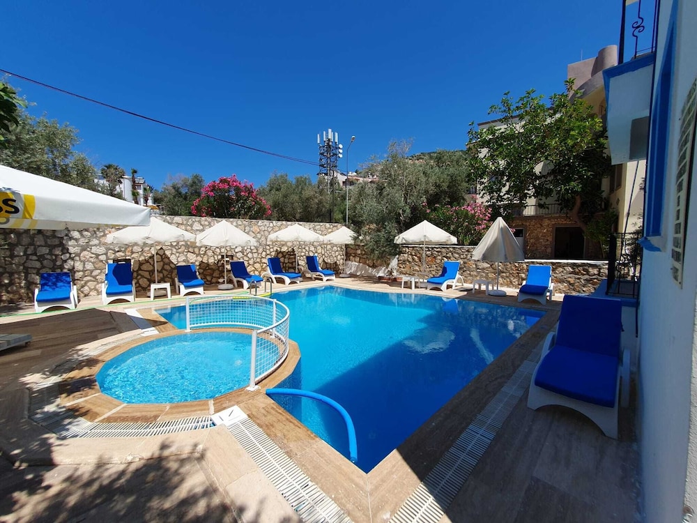 Lizo Hotel 34/38
