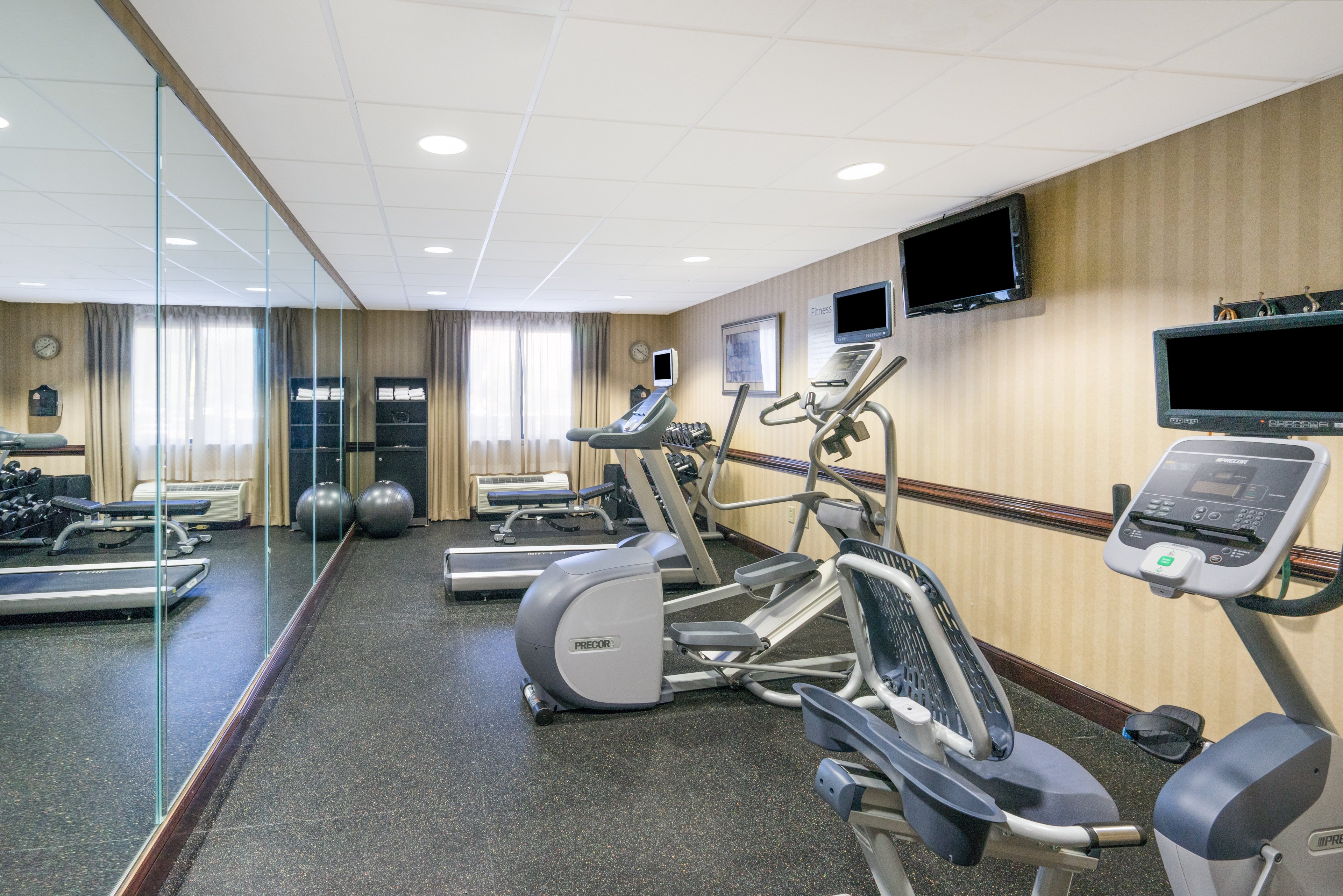 Holiday Inn Express Hotel And Suites Gadsden W Near Attalla 37/76