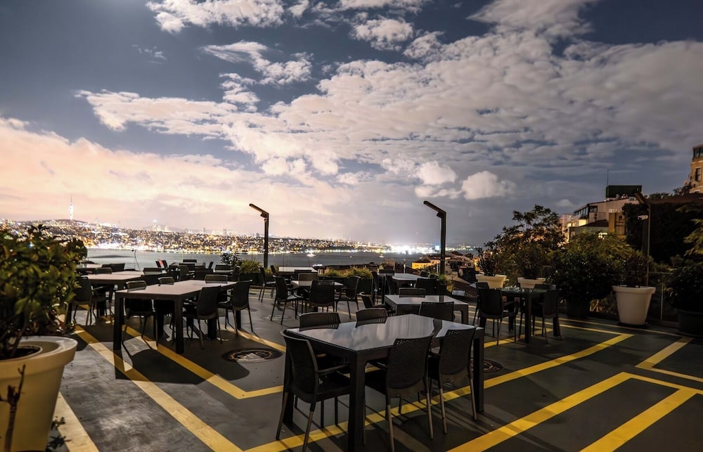 Grand Star Hotel Bosphorus 69/86
