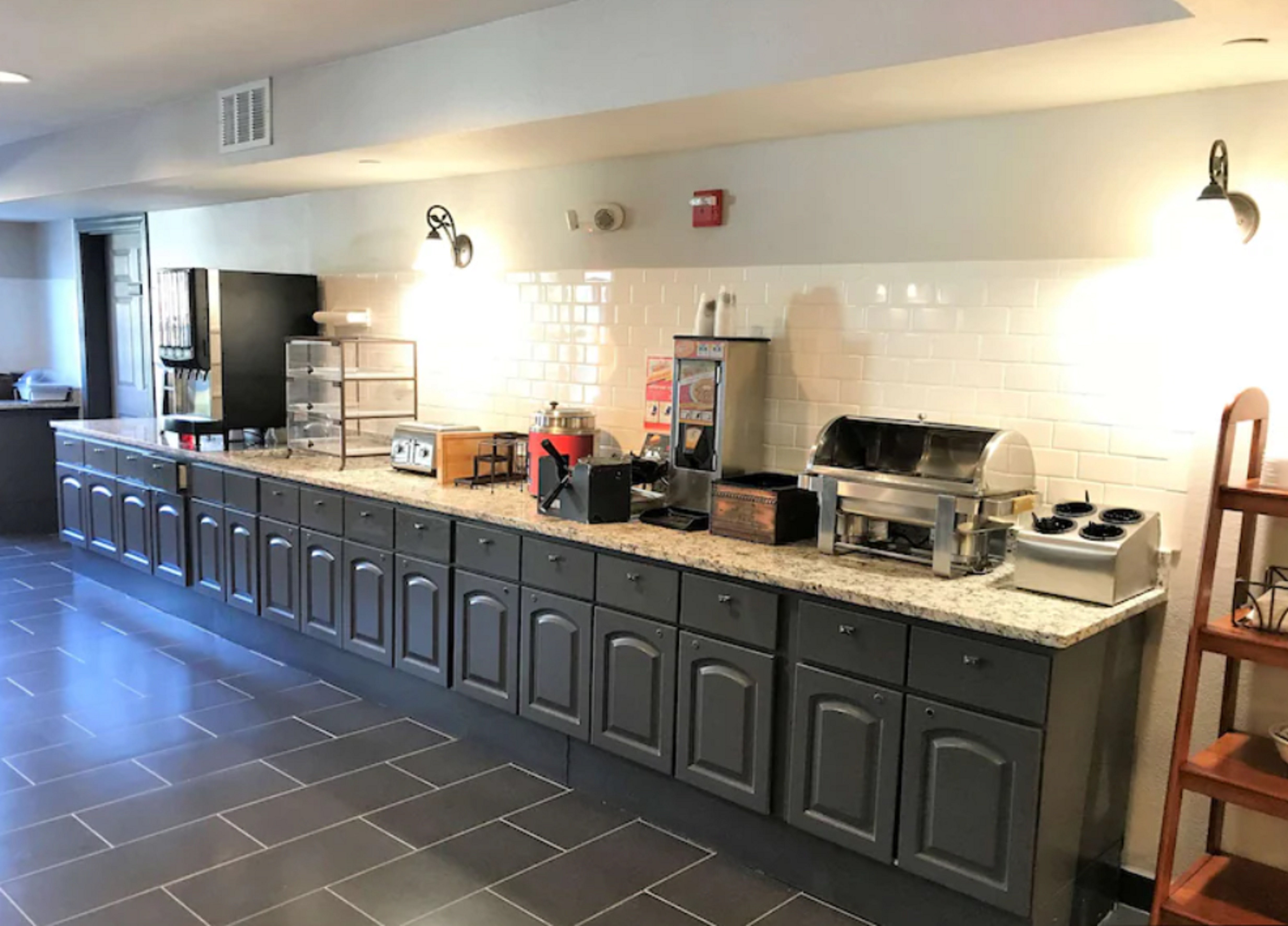 Holiday Inn Express & Suites Zion By IHG 9/43