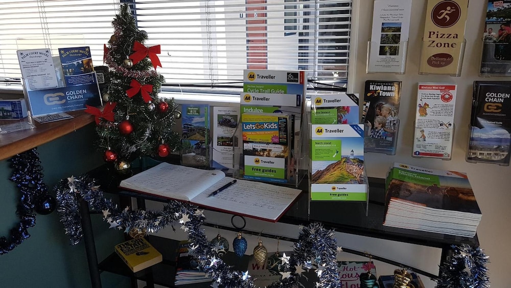 Palm Court Motel 19/40