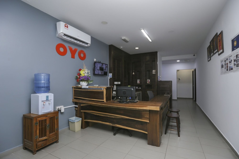 OYO 89915 East Mount Hotel 6/32