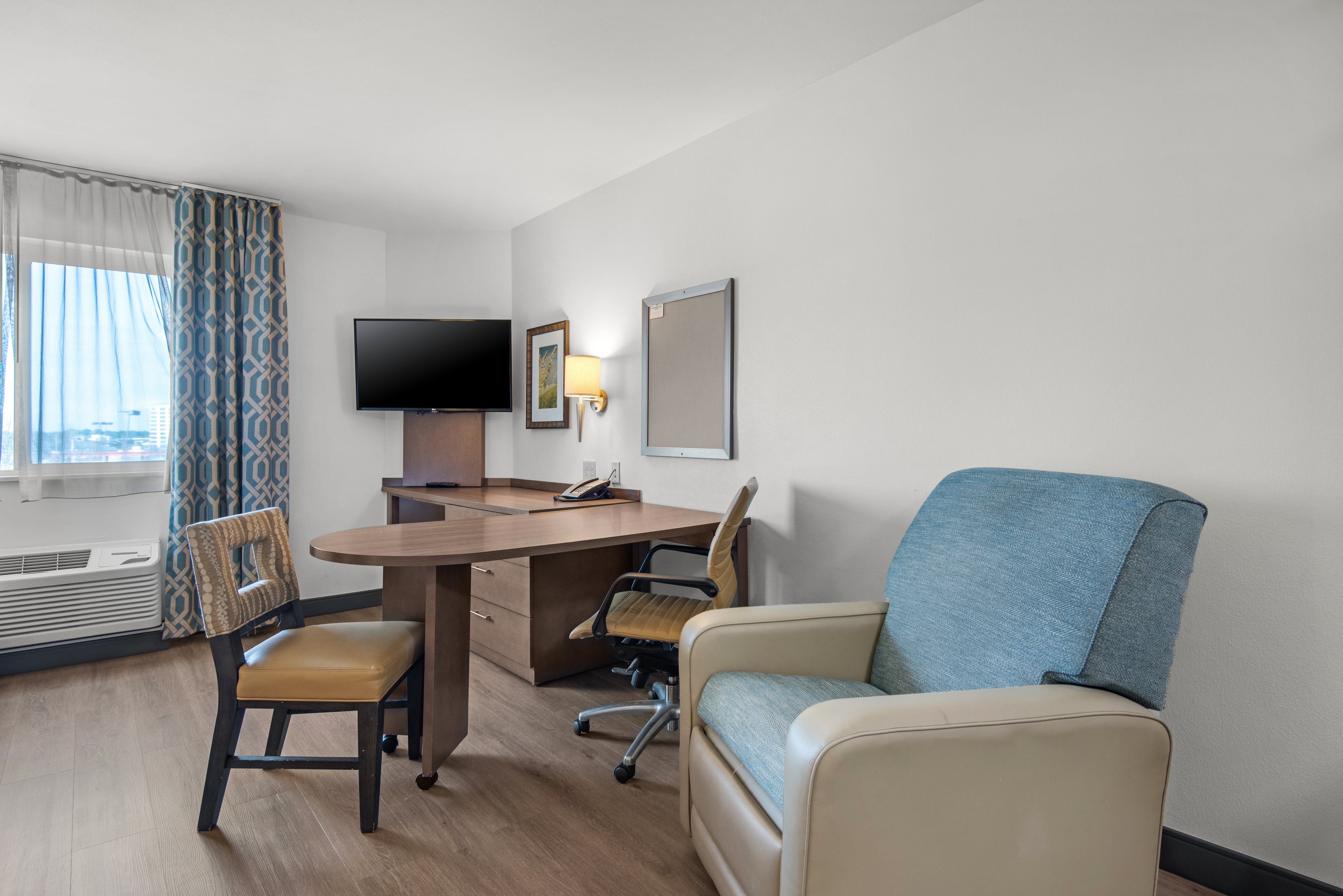 Candlewood Suites Pensacola University Area 46/58