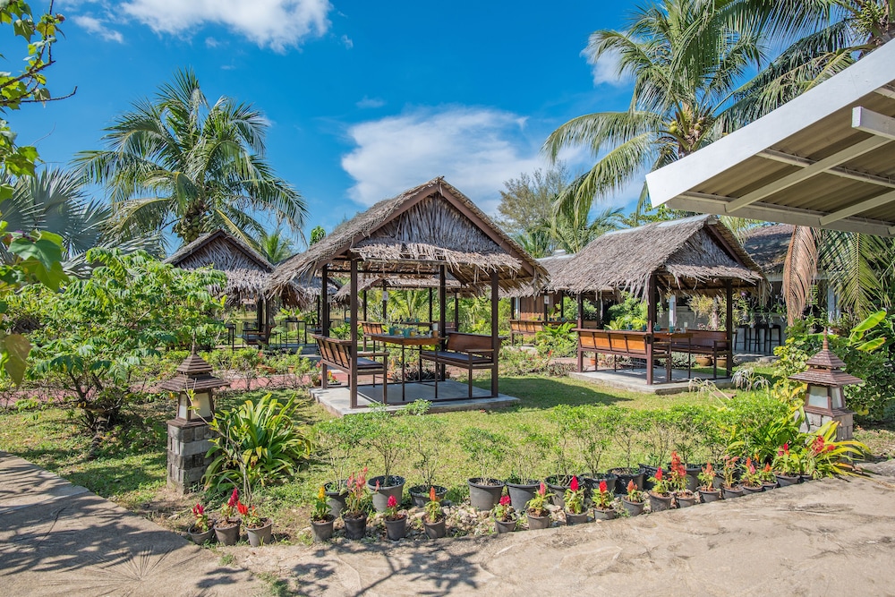 ThaiLife Wellness & Meditation Resort 71/80