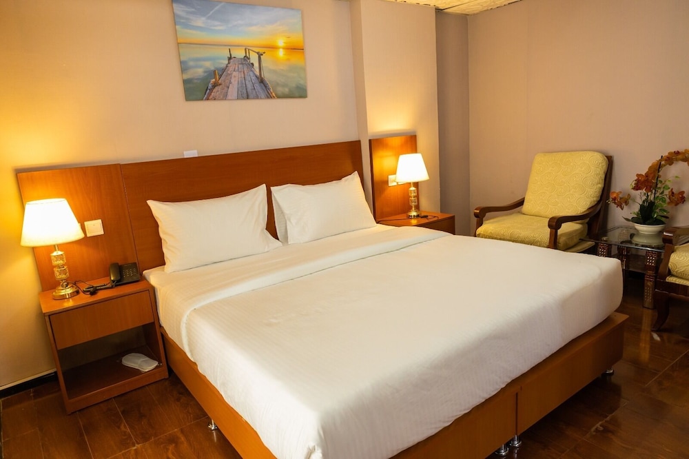 Three 888 Hotel 14/36