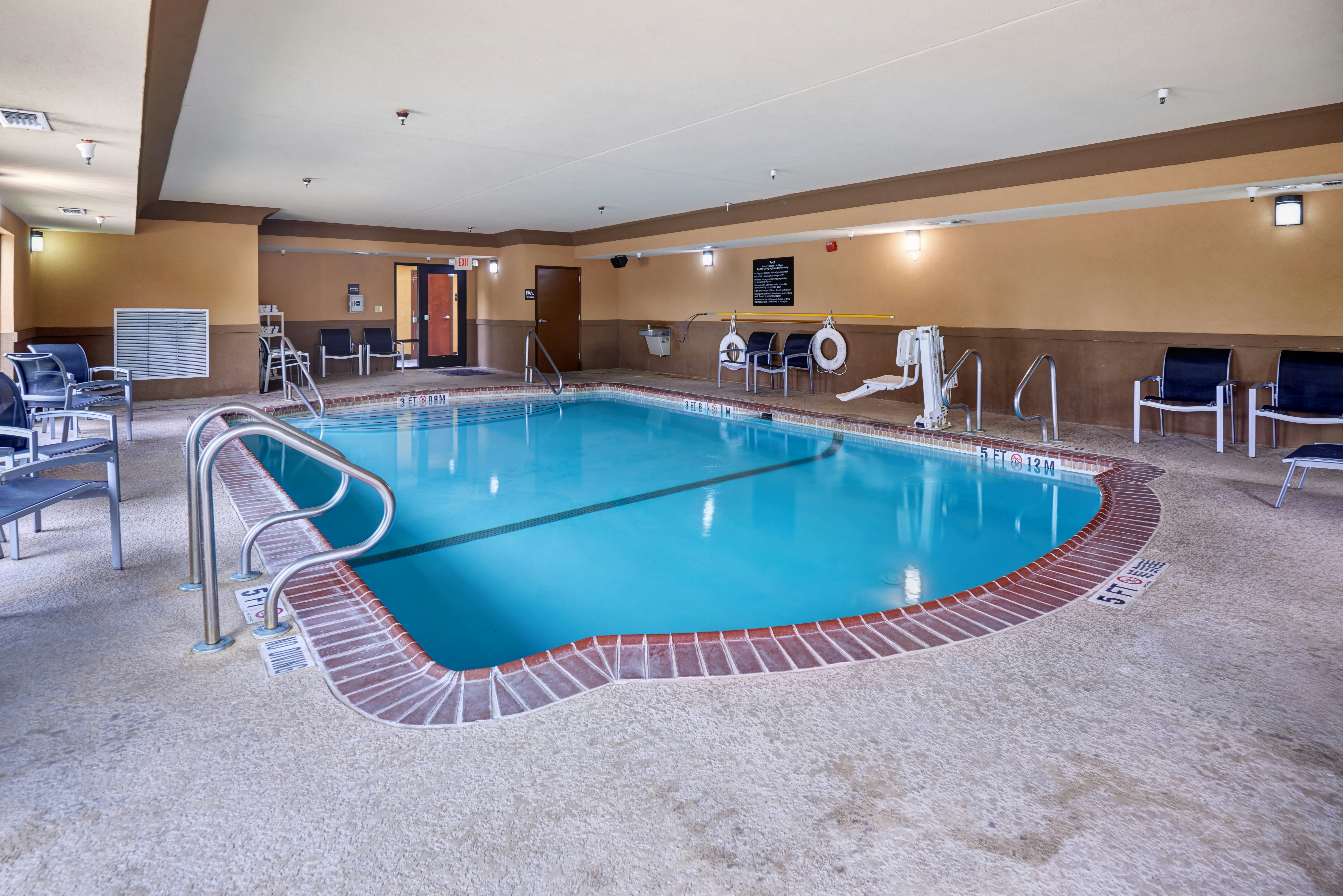 Hampton Inn & Suites Austin South/Buda 22/39