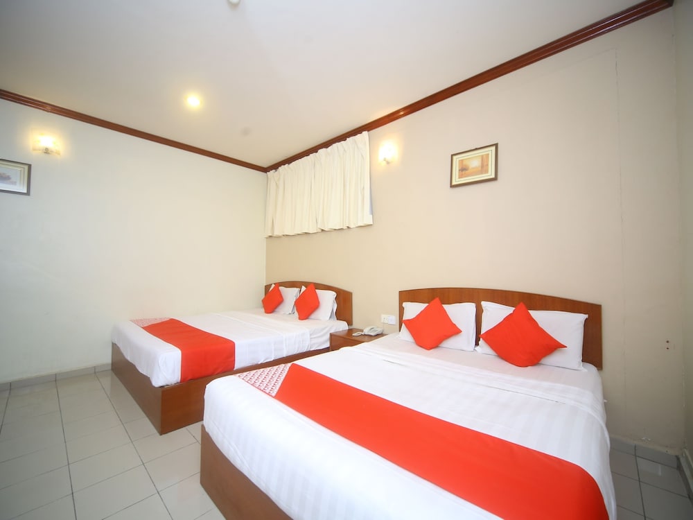 OYO 1027 Hotel London 7/16