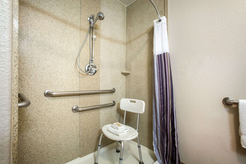 La Quinta Inn & Suites by Wyndham Kyle - Austin South 18/61