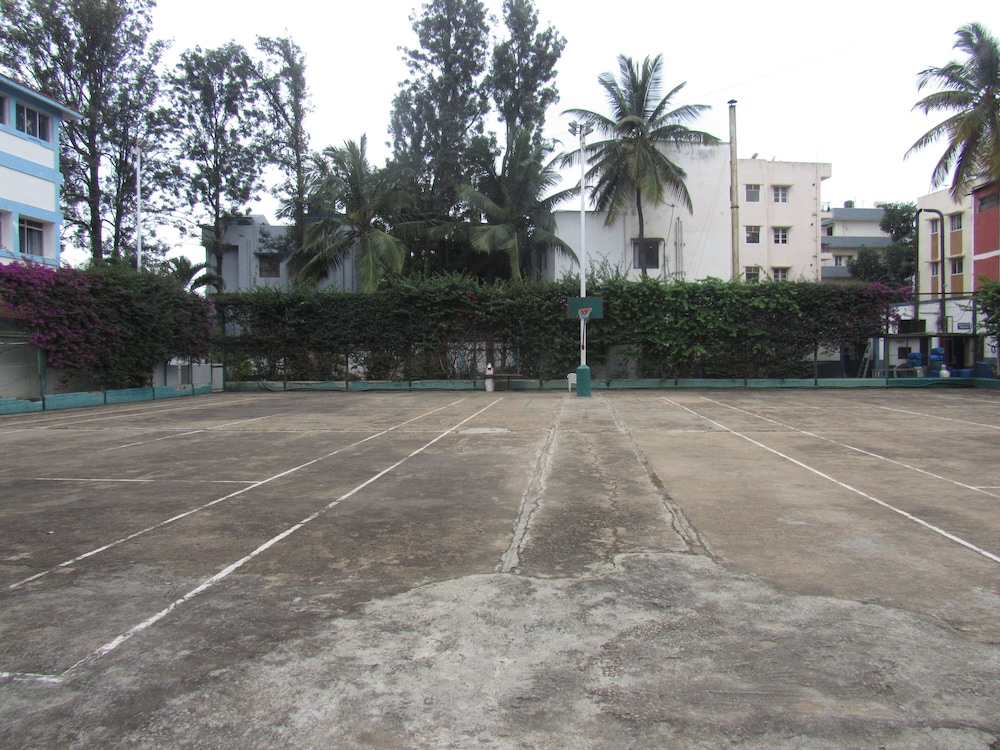 RAMANASHREE CALIFORNIA RESORT. 25/48