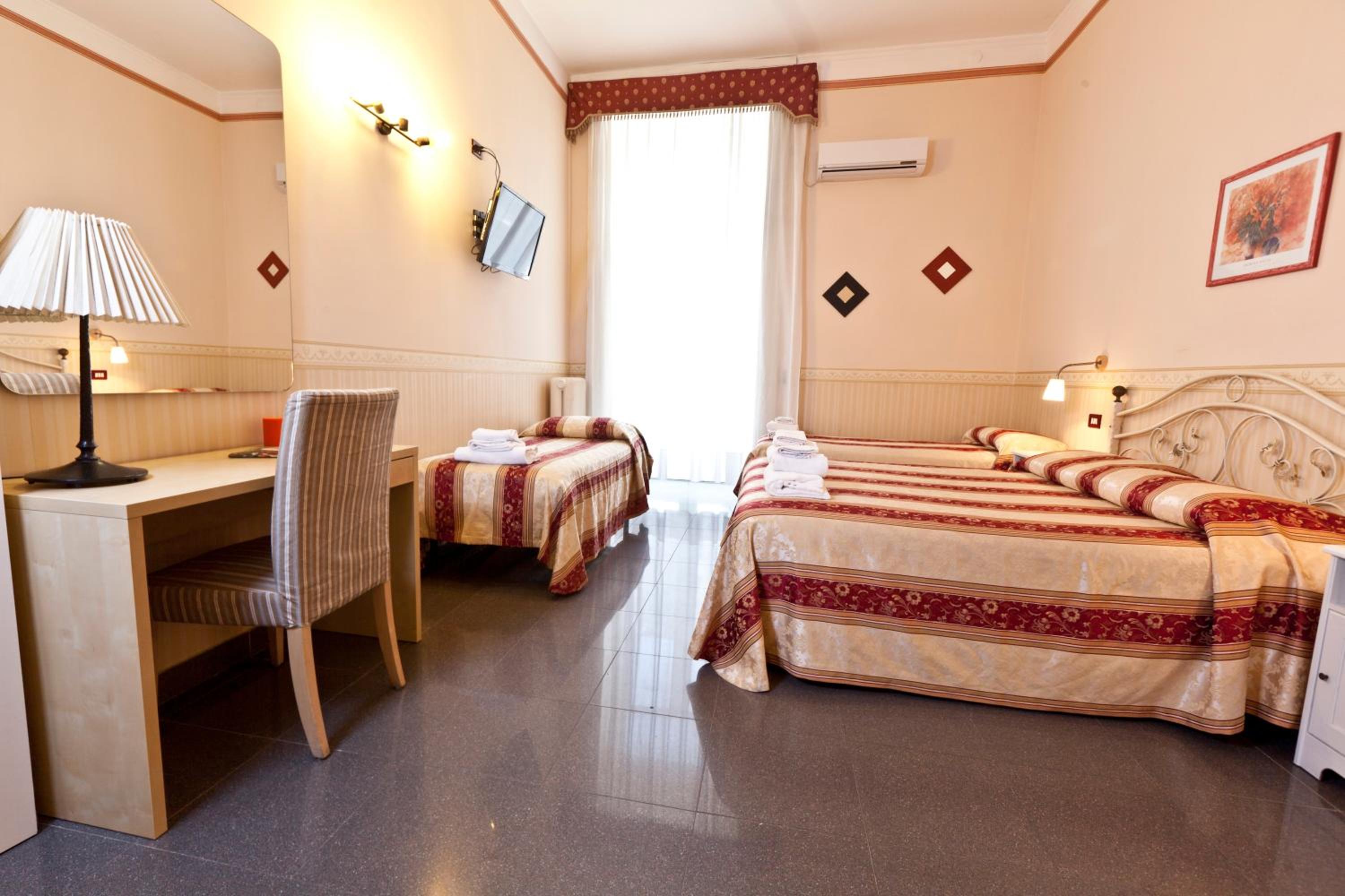 Room, Quadruple