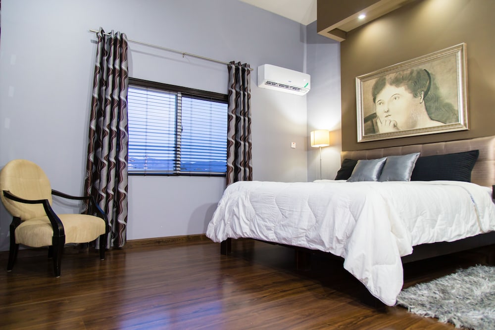 New Kingston Apartment At The Palms 15/29