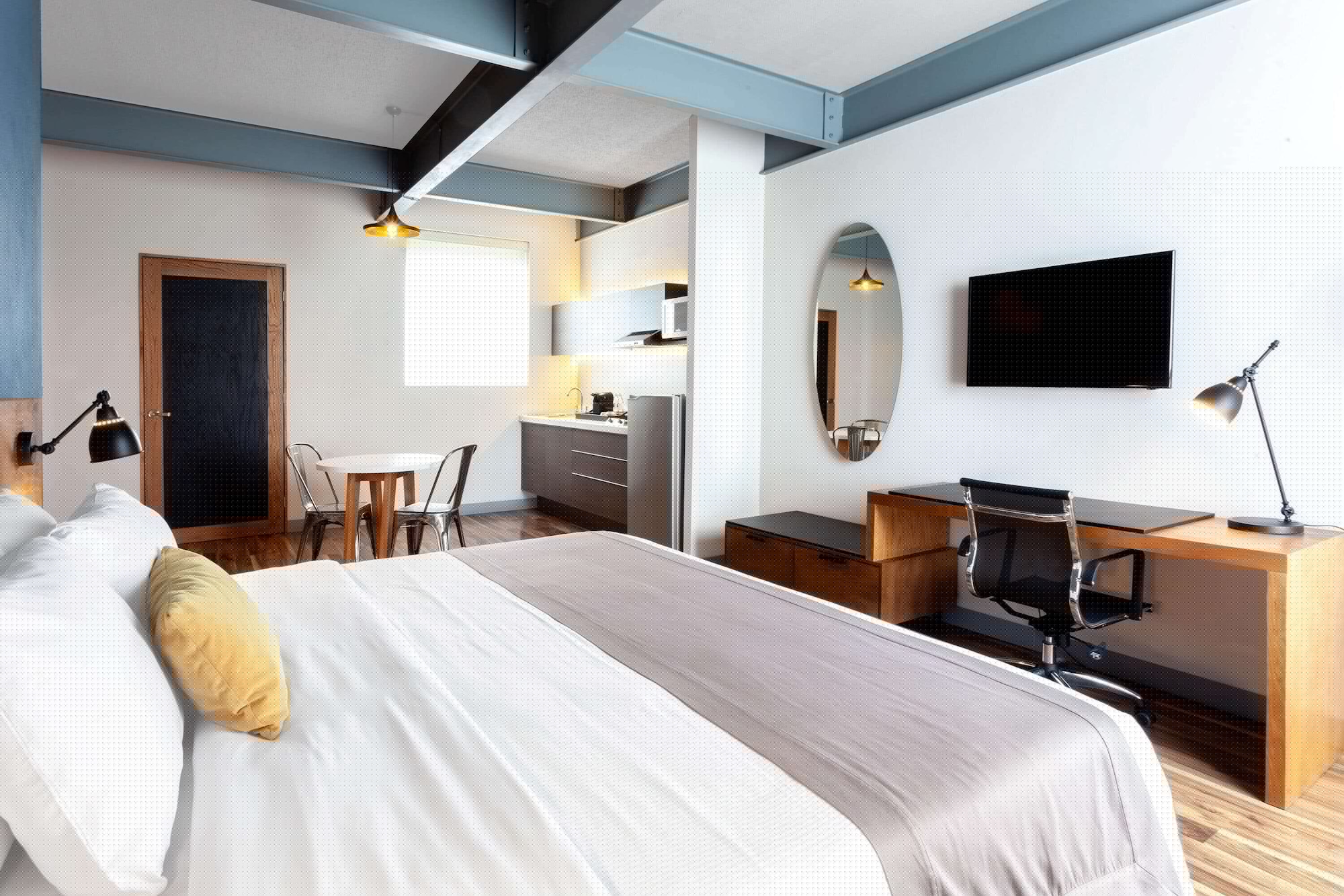 JUNIOR SUITE, KING BED