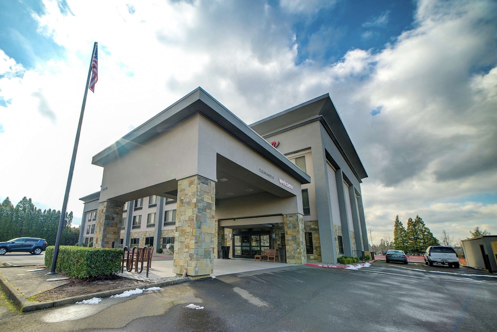 Hampton Inn Portland East photo4