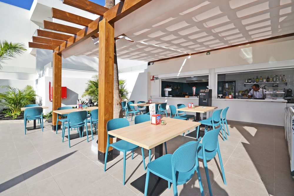 Ohasis Boutique Suites 37/50