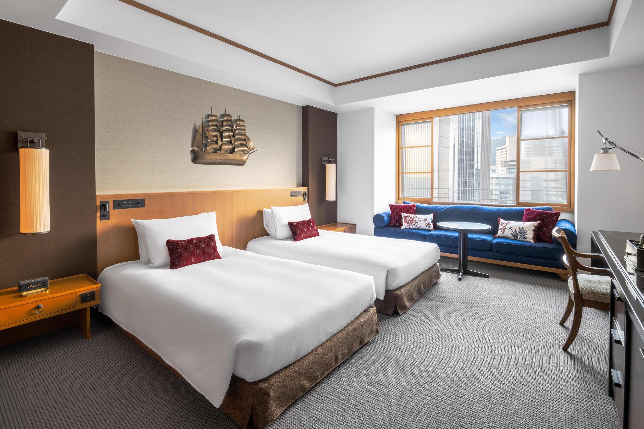 Standard, Twin Beds, City Side