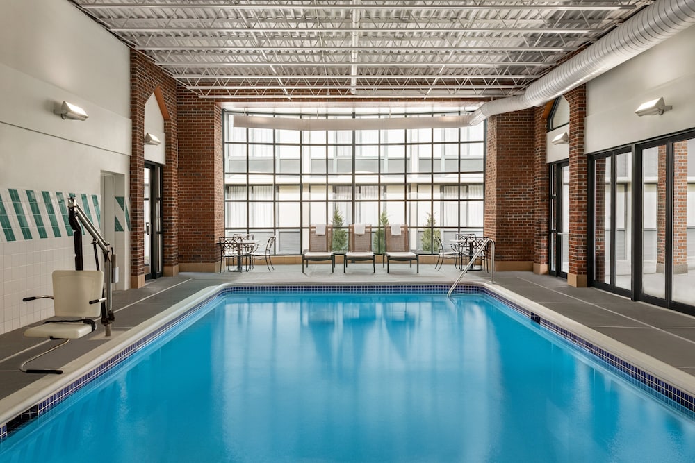 swimming pool spa