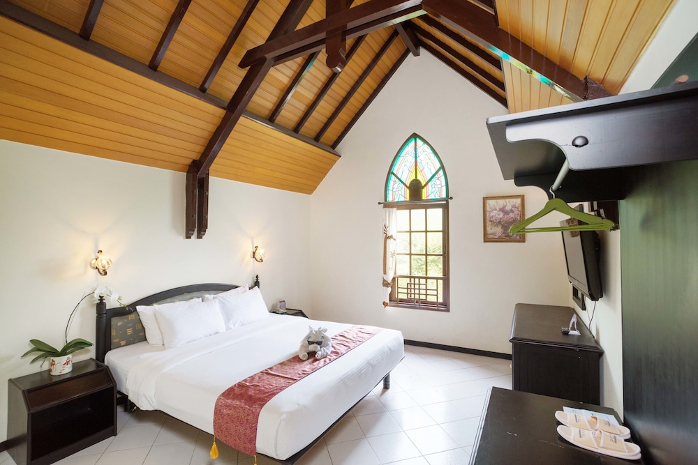 Royal Hotel and Villa Batu 28/61