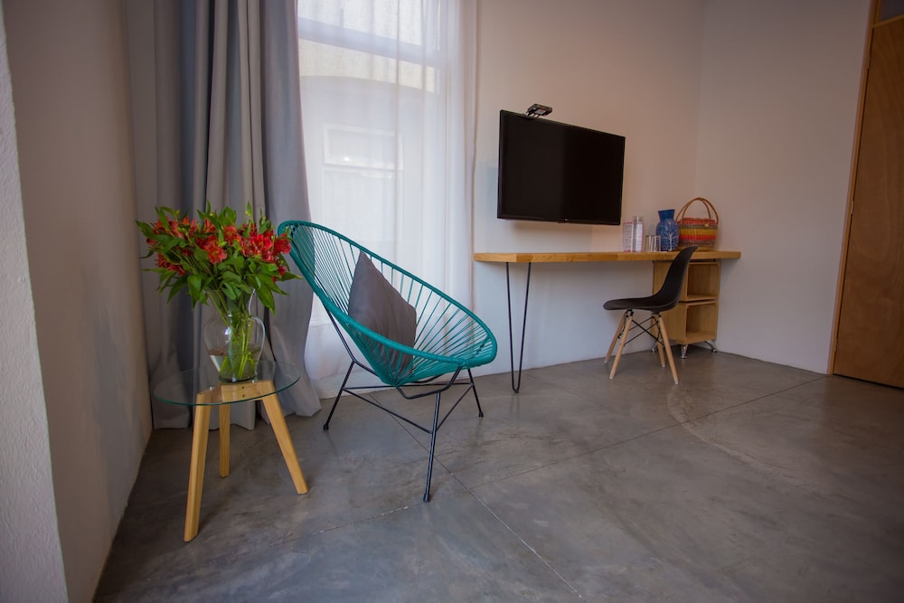 Hotel Mama Carlota 38/43