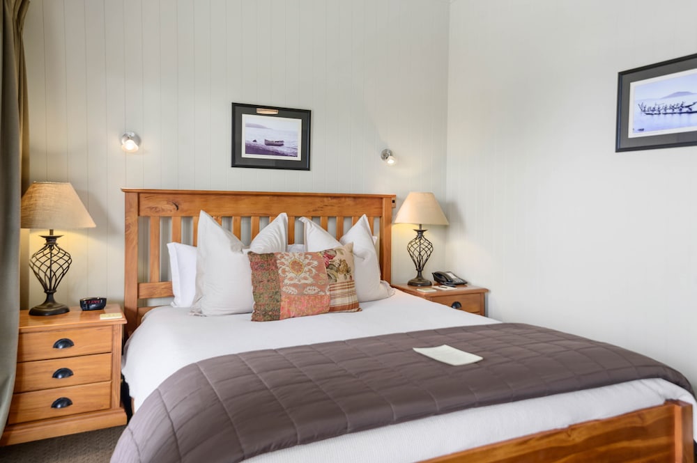 Koura Lodge 18/63
