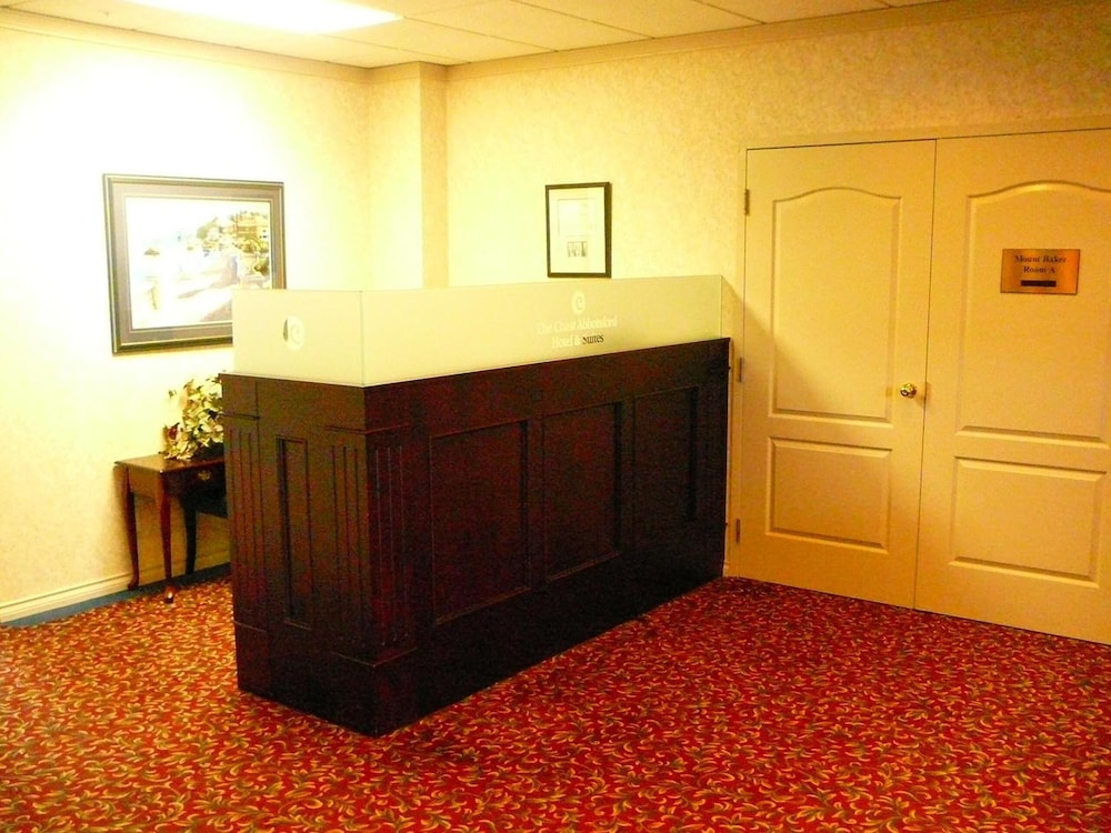 Coast Abbotsford Hotel And Suites 10/50