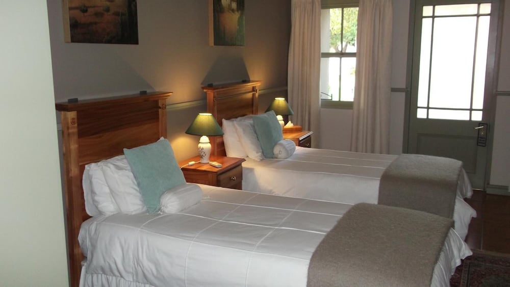 Housemartin Guest Lodge 11/46