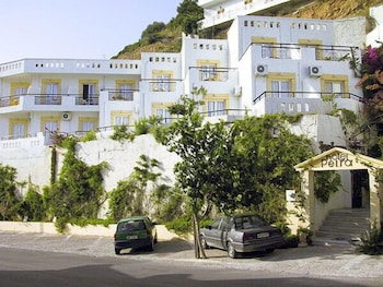 Petra Hotel 53/59