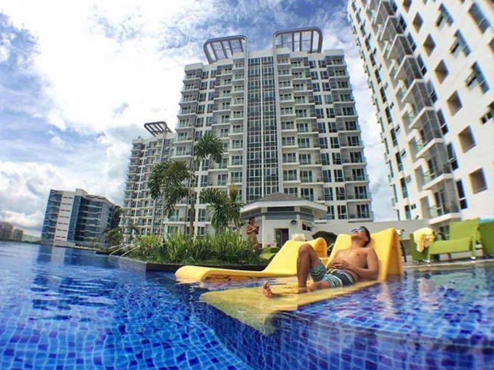 CSuites at 8 Newtown Residences 48/50