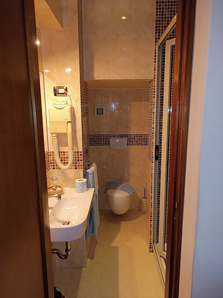 ROOM, SINGLE, SINGLE BED, PARTIAL SEA VIEW