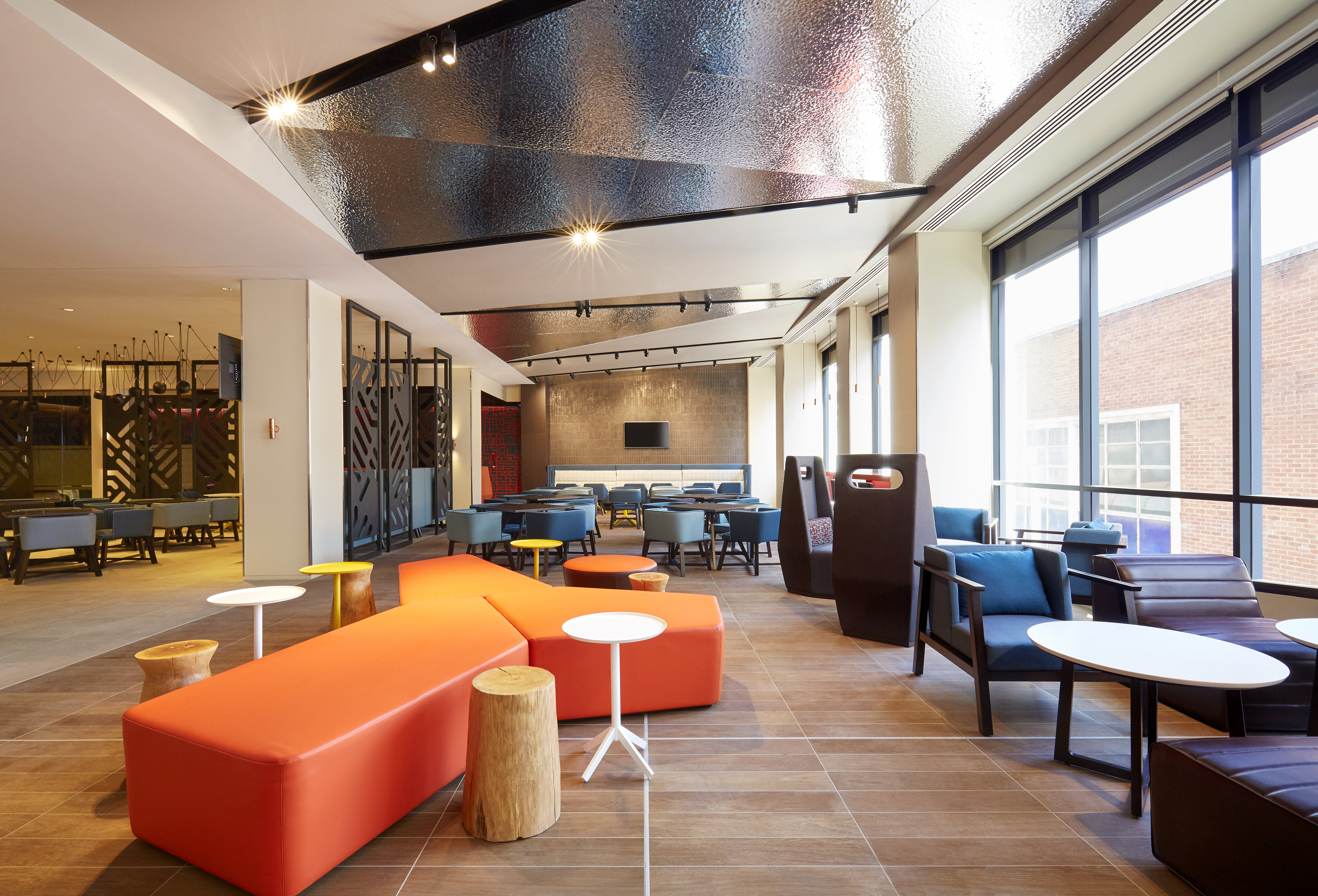 HOLIDAY INN EXPRESS ADELAIDE CITY CENTRE 45/63