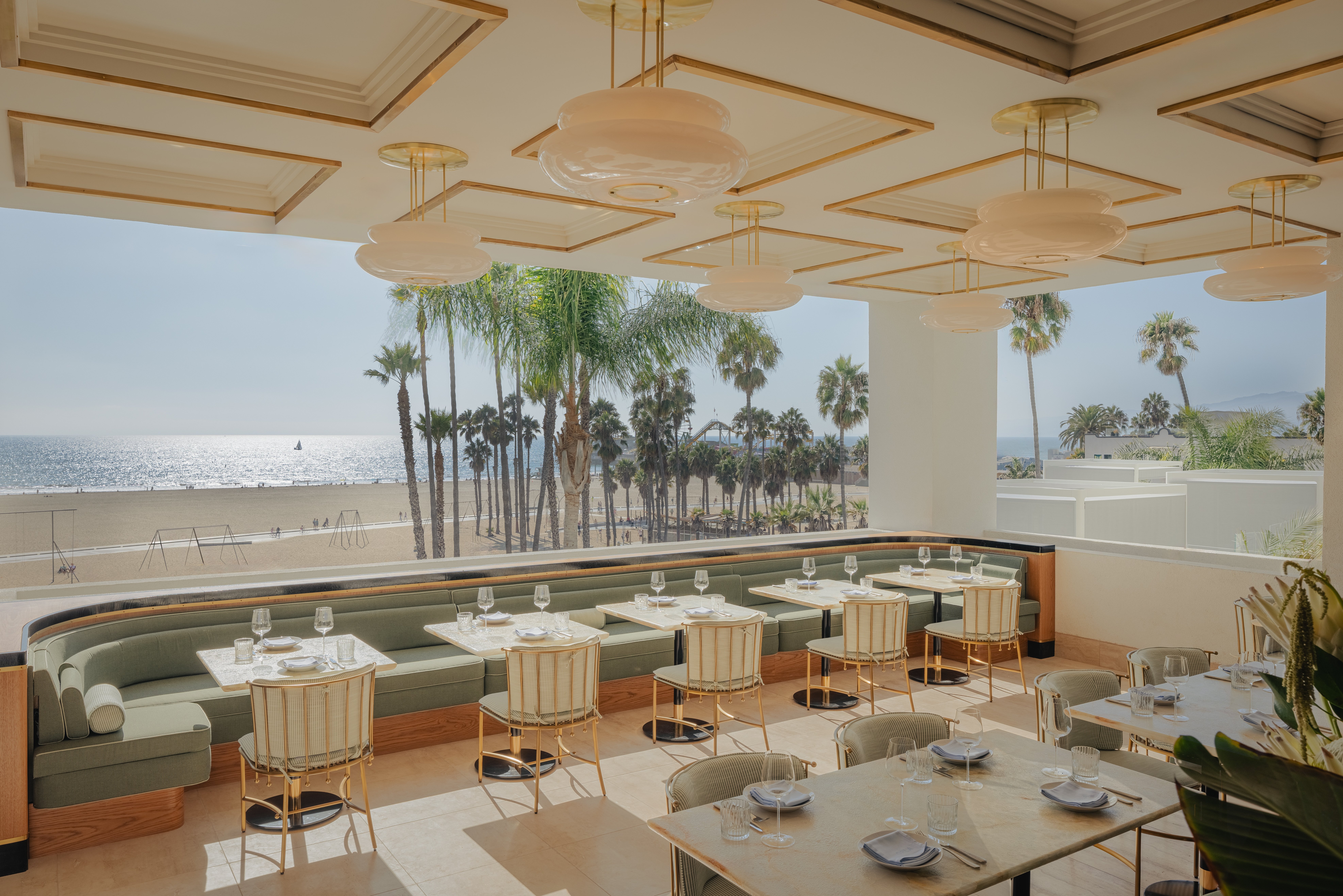 Regent Santa Monica Beach 32/50