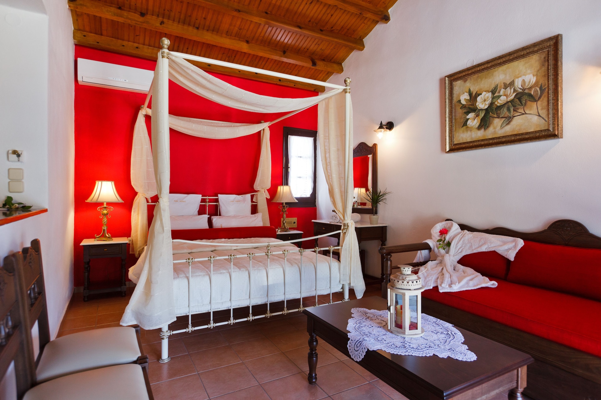 HONEYMOON, SUITE