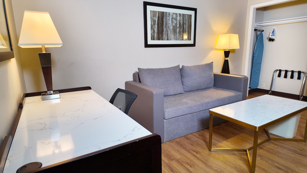 Alhambra Hotel 34/50