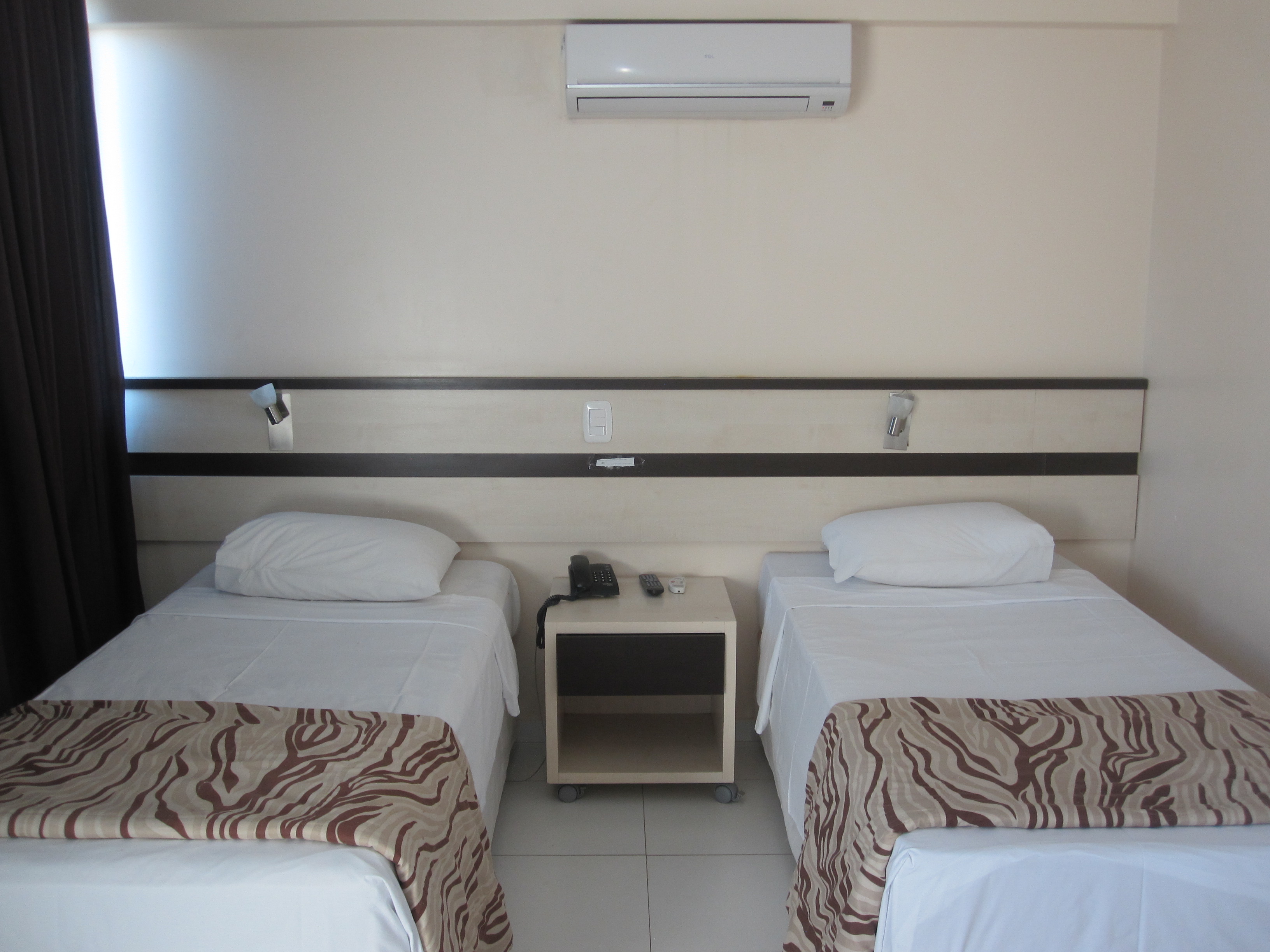 Deluxe, Twin Beds