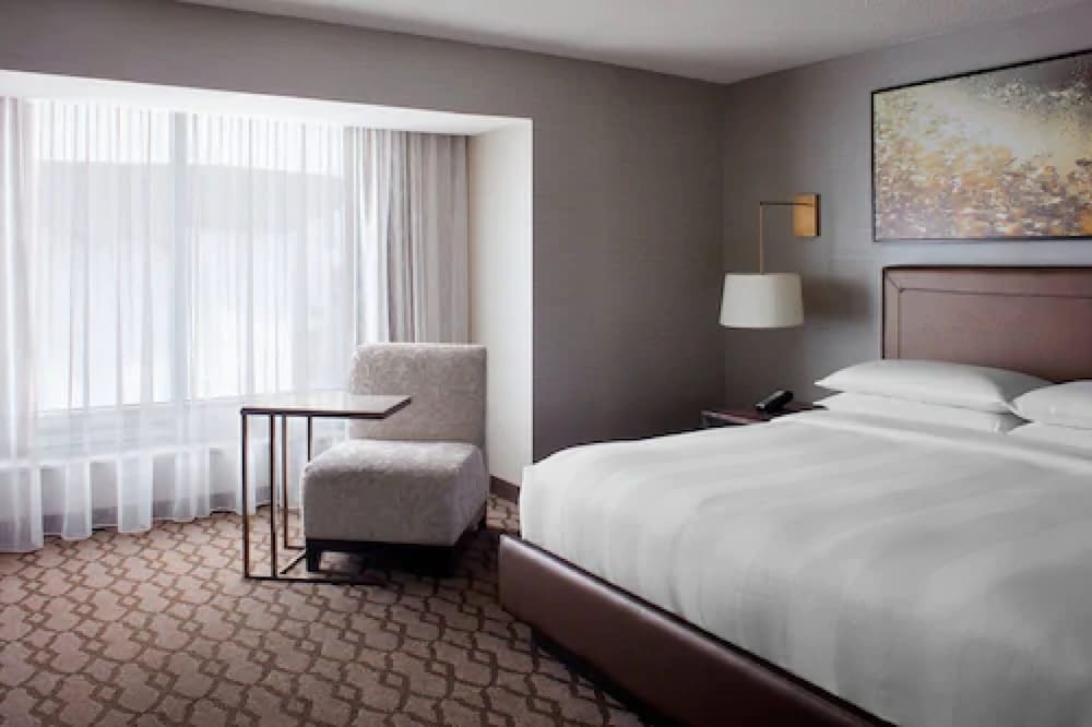 Room at Niagara Falls Marriott Fallsview Hotel & Spa, NIAGARA FALLS - CANADA