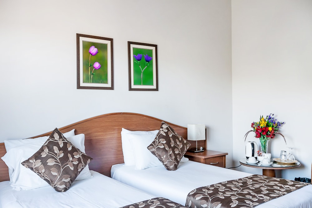The Ship Inn Hotel Villas 17/50