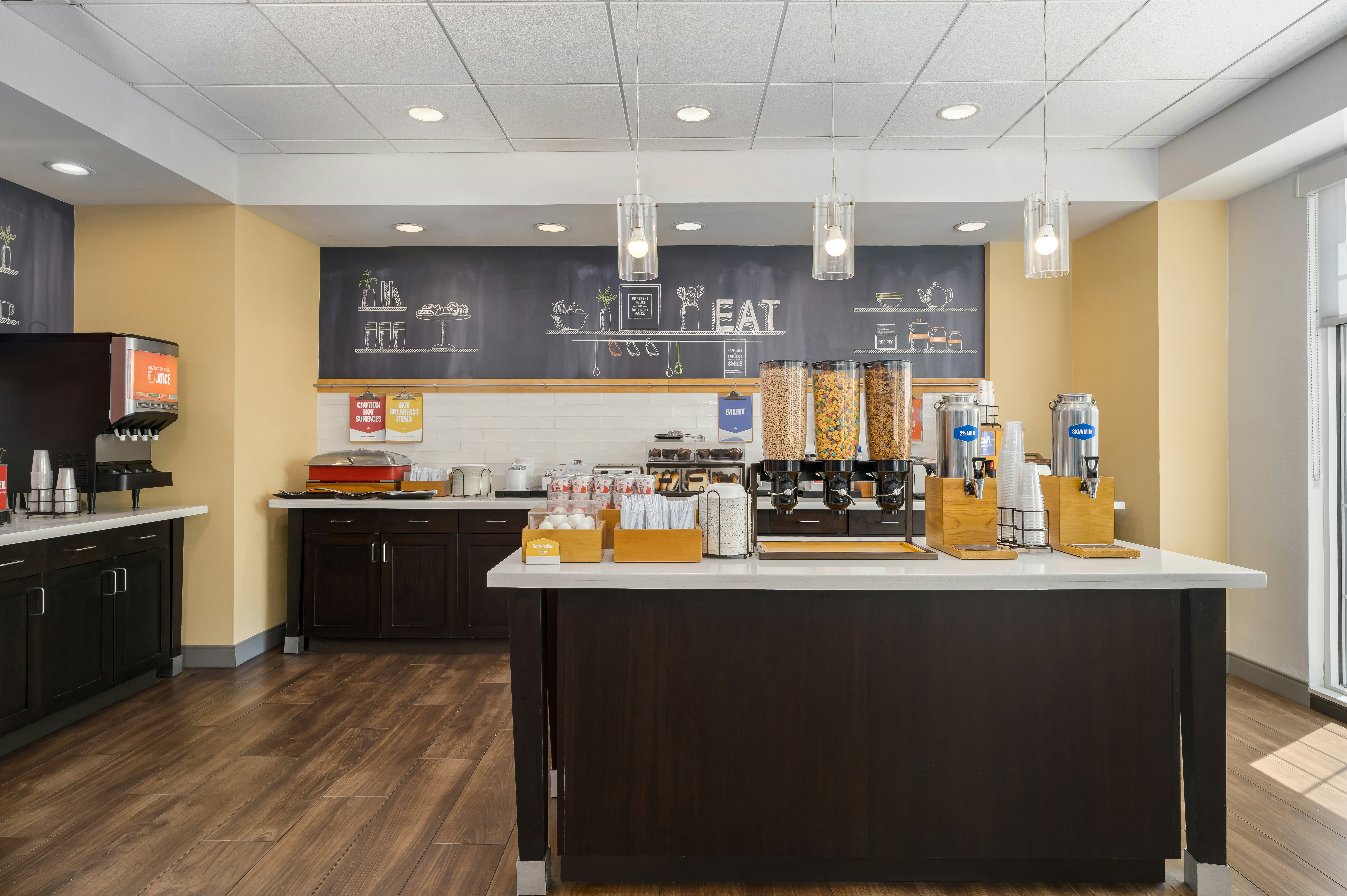 Hampton Inn By Hilton Pawtucket 7/35